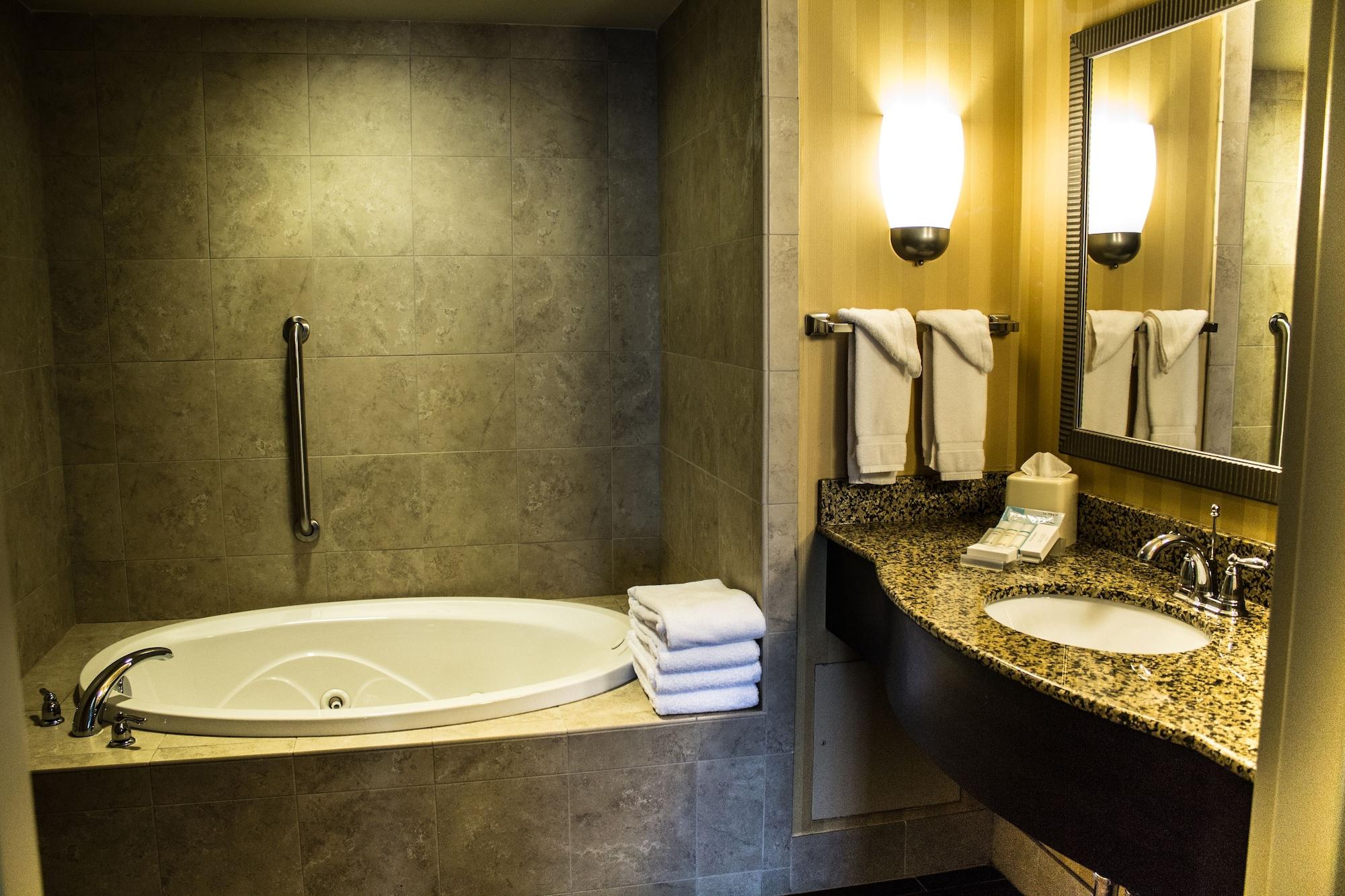 Hilton Garden Inn Pittsburgh/Cranberry Кранбери Тауншип Екстериор снимка