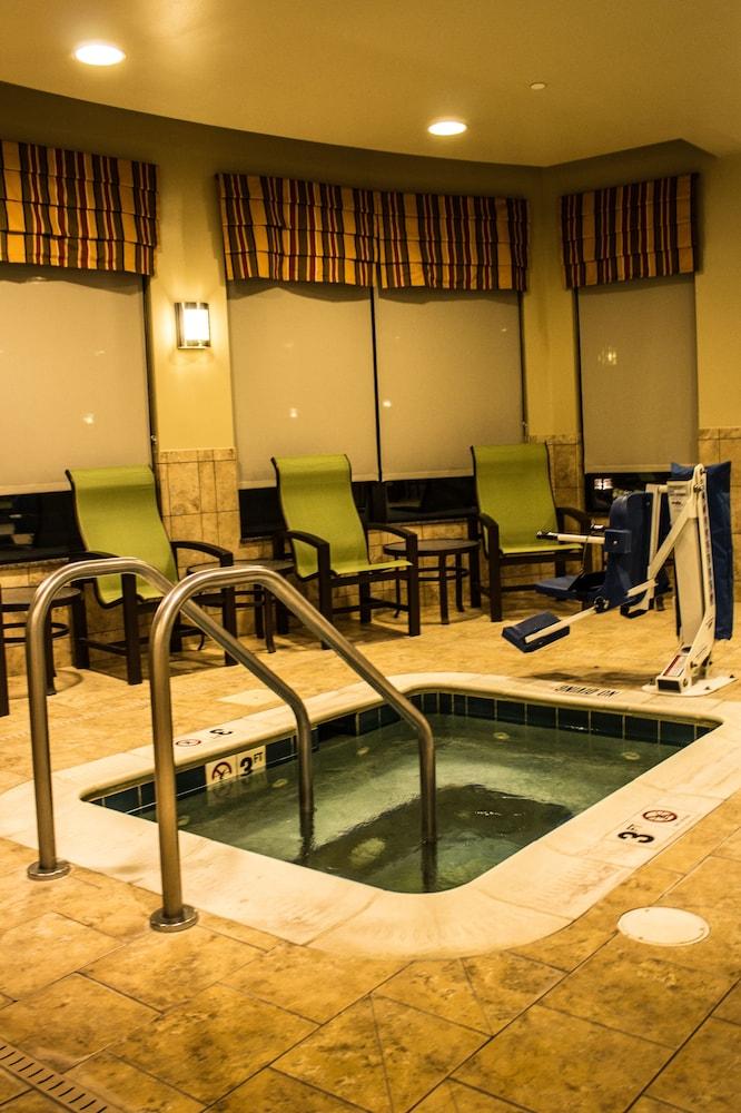 Hilton Garden Inn Pittsburgh/Cranberry Кранбери Тауншип Екстериор снимка