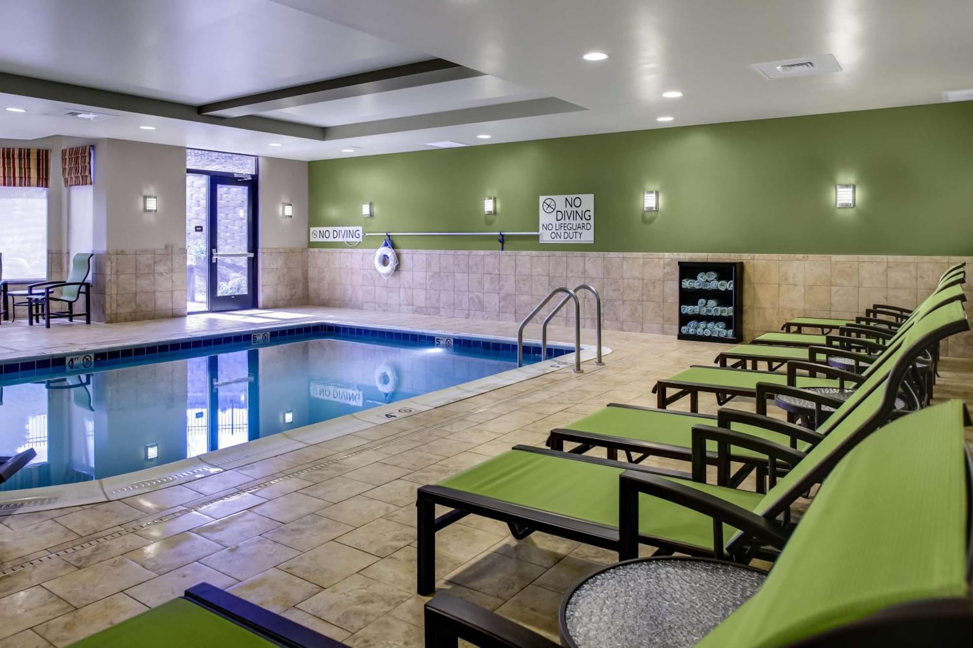 Hilton Garden Inn Pittsburgh/Cranberry Кранбери Тауншип Екстериор снимка
